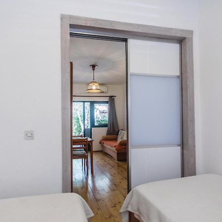 Awesome Apartment In Klek With Kitchen 외부 사진