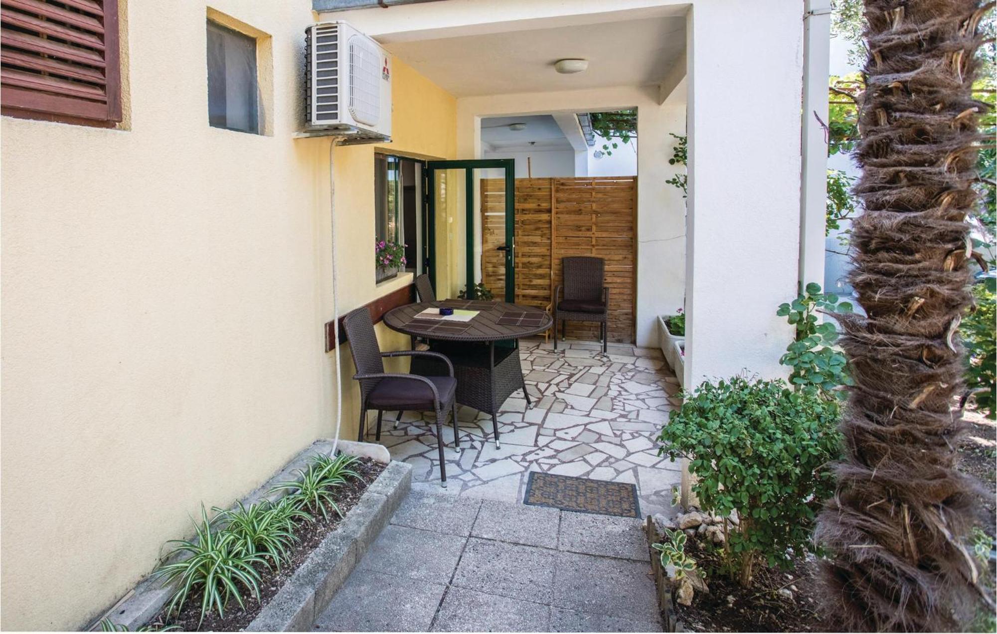 Awesome Apartment In Klek With Kitchen 외부 사진