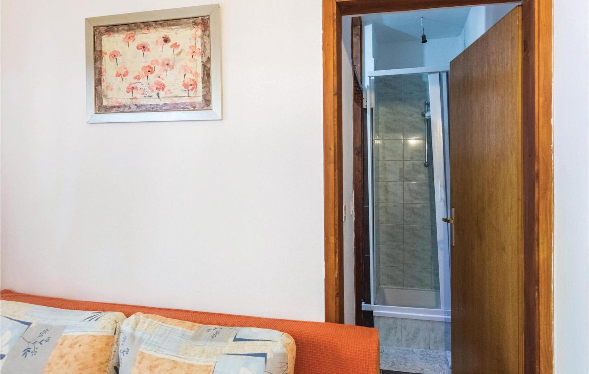 Awesome Apartment In Klek With Kitchen 외부 사진