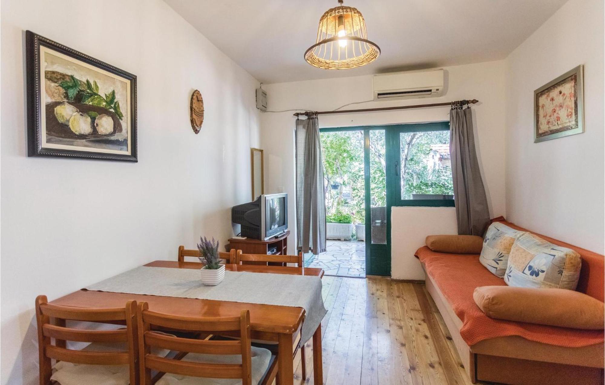 Awesome Apartment In Klek With Kitchen 외부 사진