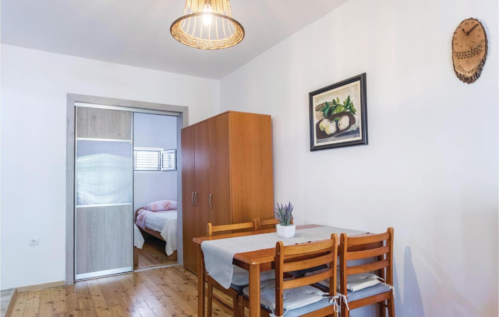 Awesome Apartment In Klek With Kitchen 외부 사진